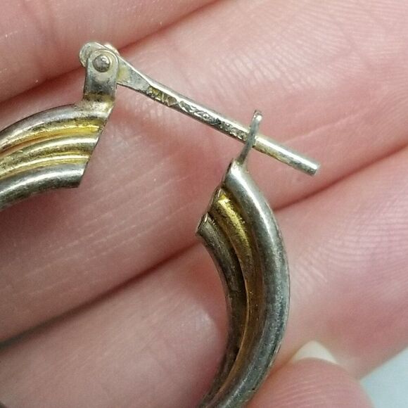 Vintage Sterling Silver Two Tone 1 Inch Hoop Earrings, 925 Italy, Estate - Picture 4 of 9